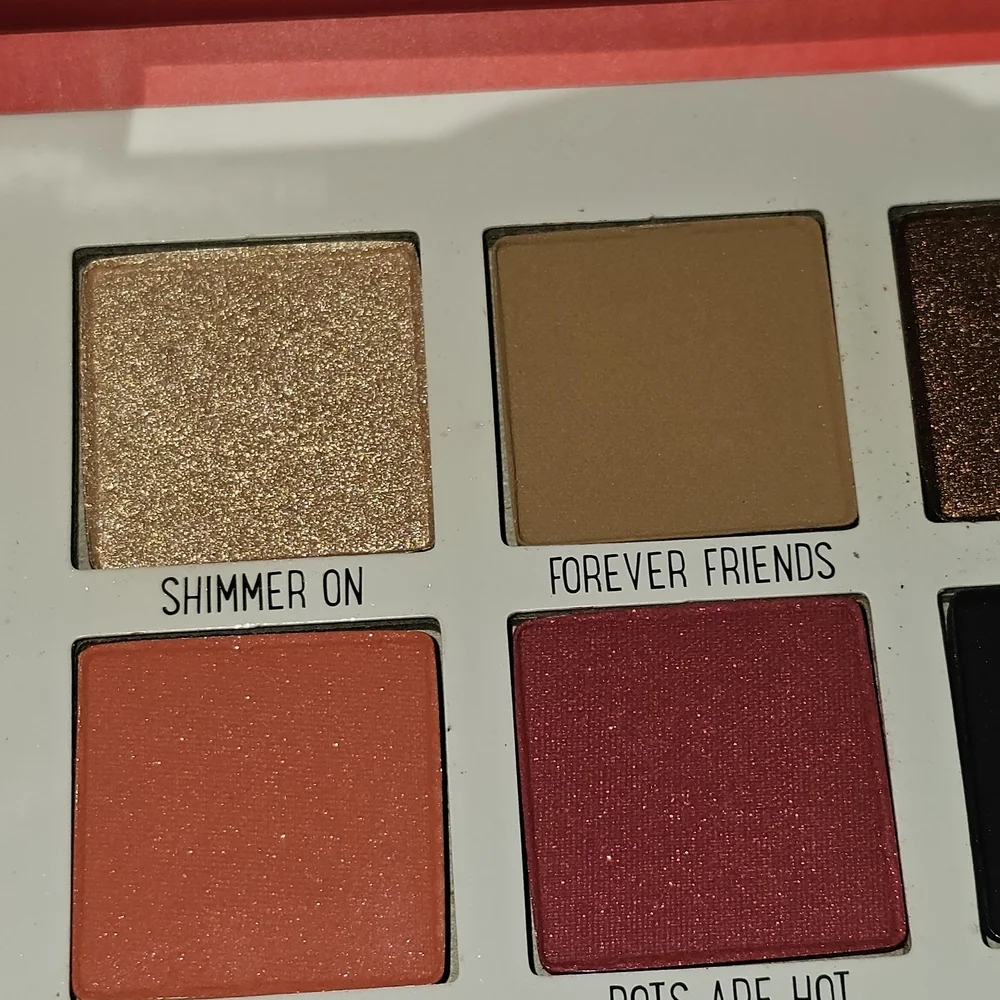 Dose of Colors Minnie Mouse Coral & Neutral Eyeshadow + Blush Palette